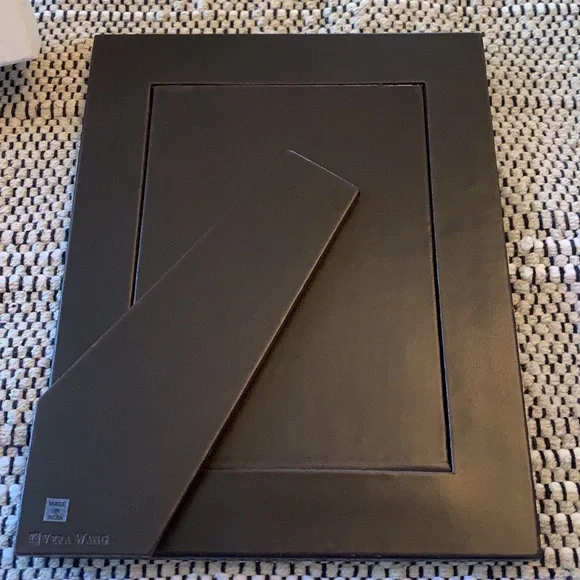Vera Wang Leather Picture Frame. 5x7. NWT - Picture 5 of 6